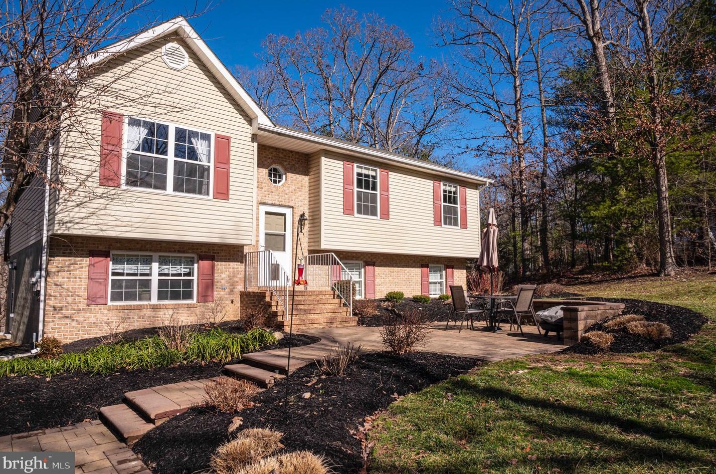 19 Royal Walnut Ct, Front Royal, VA 22630-8930