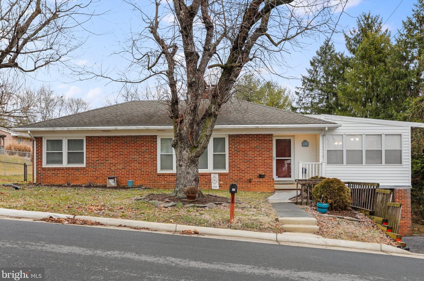 213 Leach St, Front Royal, VA 22630