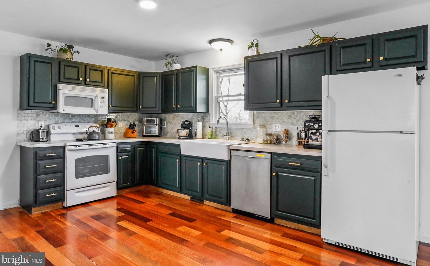 801 High Top Rd, Linden VA  22642-5445 exterior