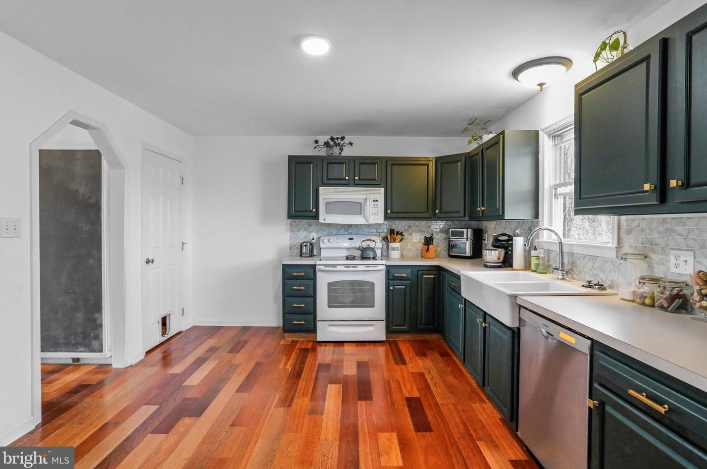 801 High Top Rd, Linden VA  22642-5445 exterior