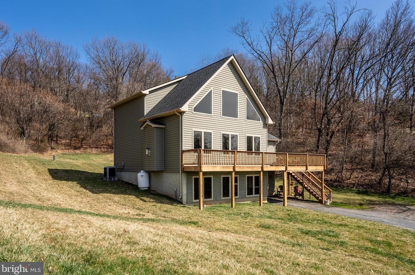 106 Apple Core Rd, Linden, VA 22642
