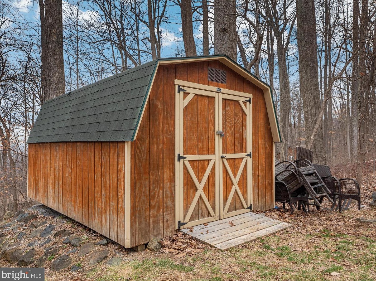 4079 Blue Mountain Rd, Front Royal VA  22630-3880 exterior