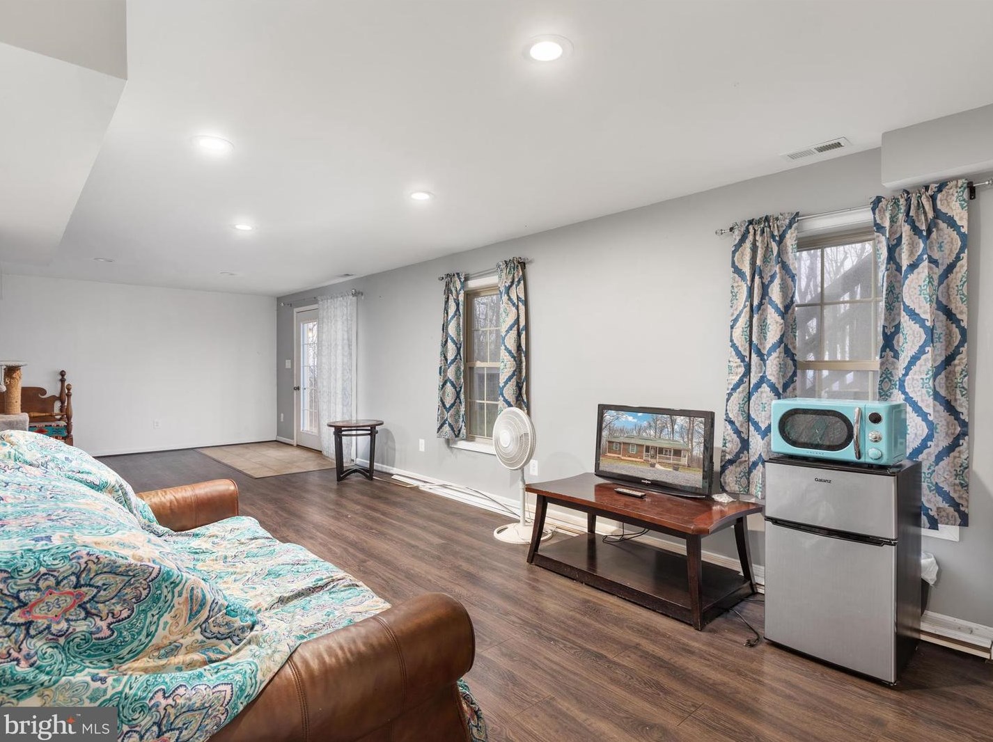 4079 Blue Mountain Rd, Front Royal VA  22630-3880 exterior