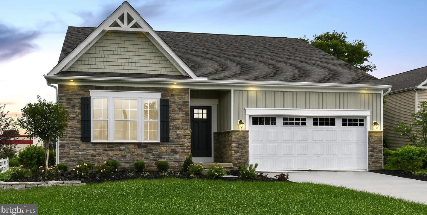 2 Happy Ridge Dr, Front Royal, VA 22630-5302