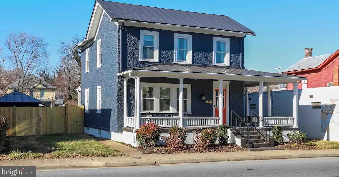 211 Royal Ave, Front Royal, VA 22630-2615