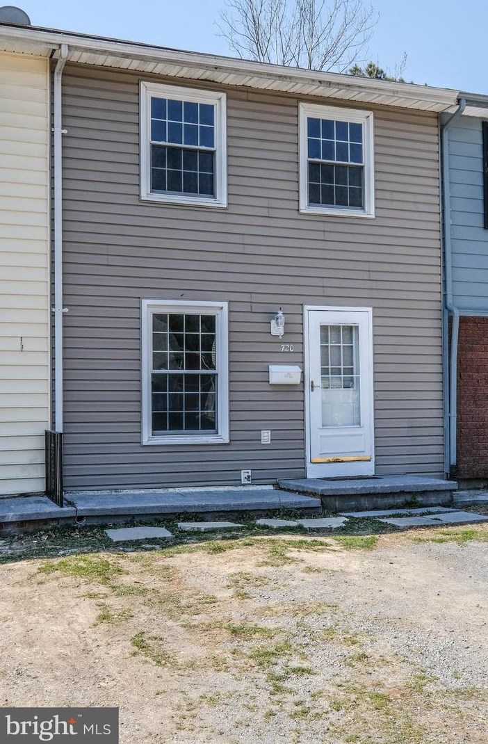 720 14th St, Front Royal, VA 22630-2916