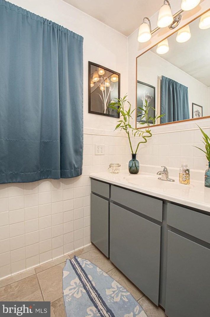 810 Virginia Ave, Front Royal VA  22630-3533 exterior