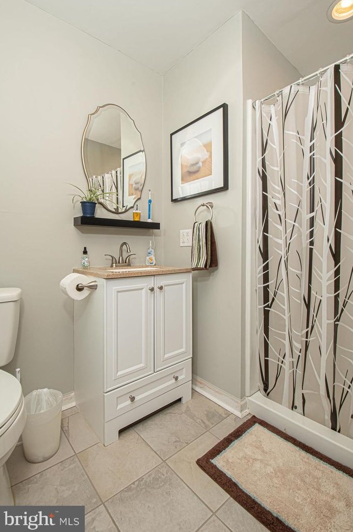 810 Virginia Ave, Front Royal VA  22630-3533 exterior