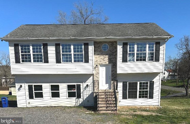 100 Rugby St, Front Royal, VA 22630-4674