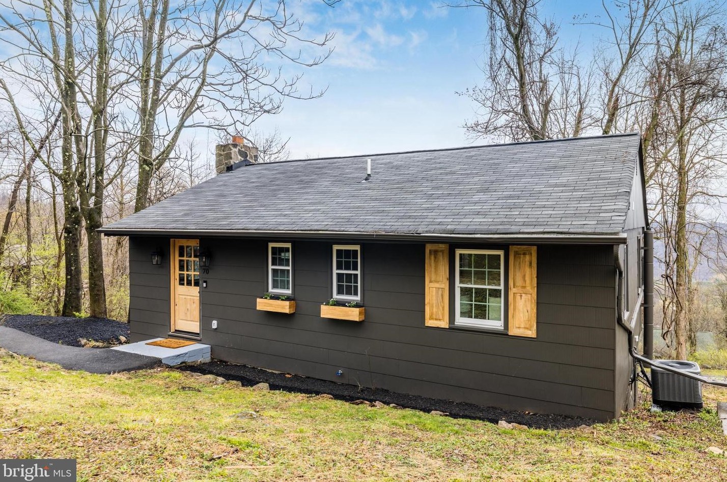 70 Arrowood Rd, Linden, VA 22642