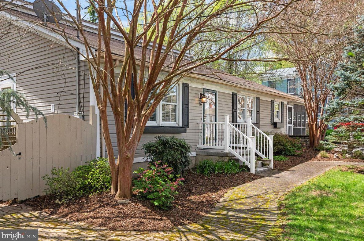 36 17th St, Front Royal, VA 22630-4119