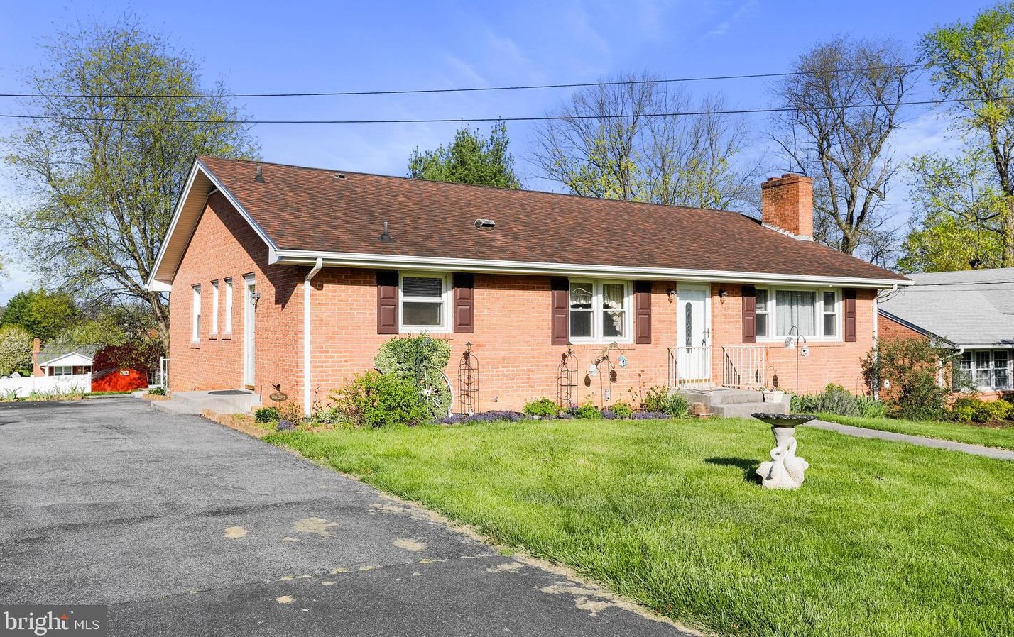 437 Jamestown Rd, Front Royal, VA 22630-4223