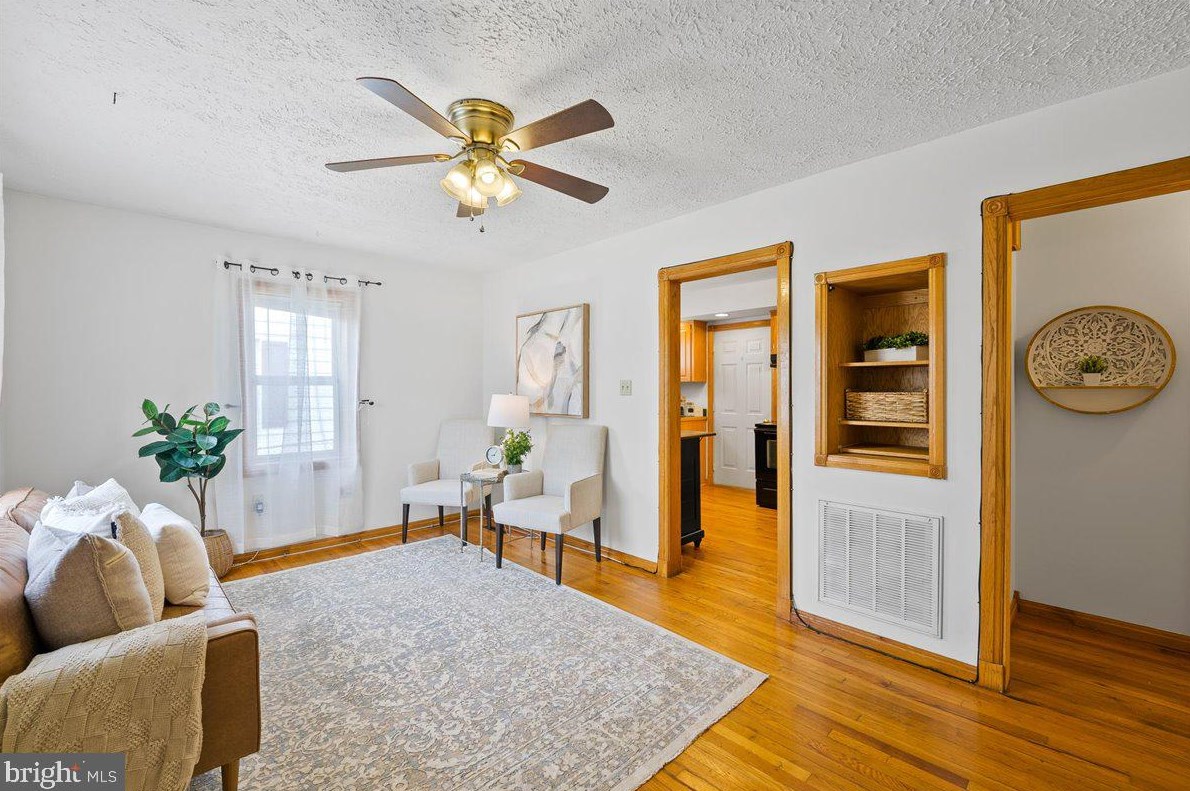 427 Duncan Ave, Front Royal, VA 22630-2417