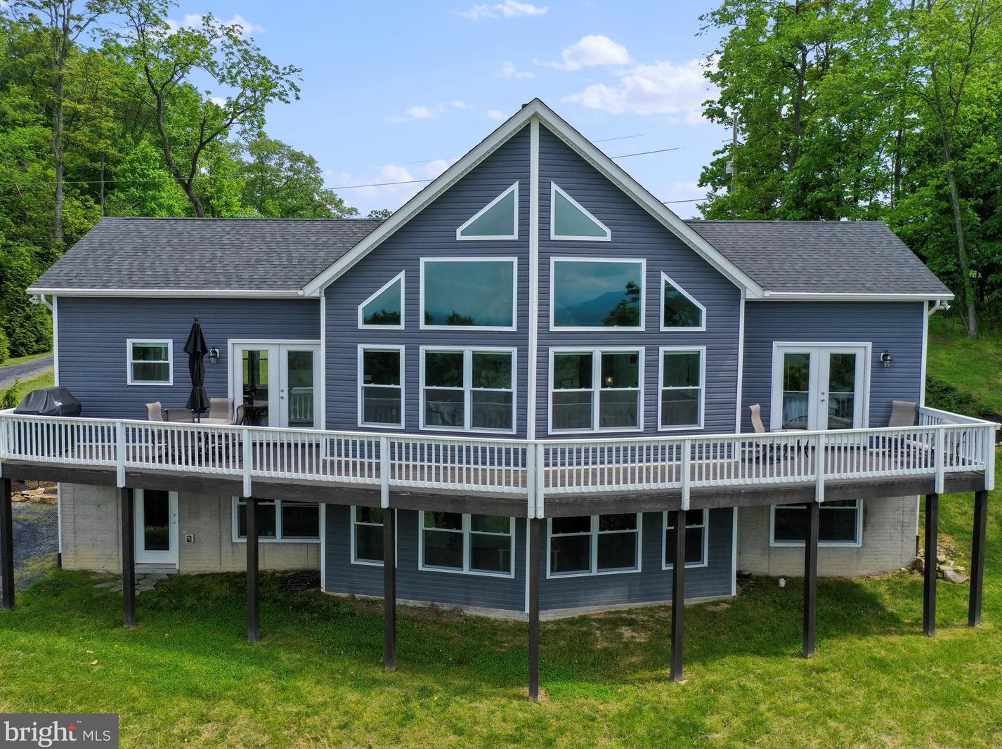 409 Applewood Dr, Front Royal, VA 22630