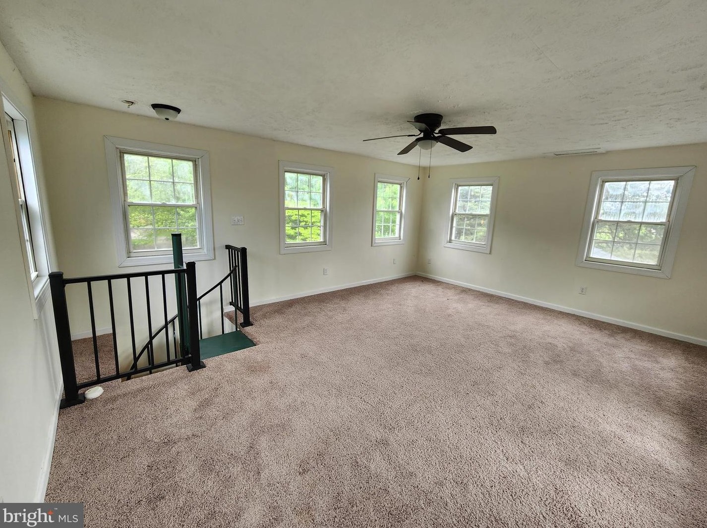 34 King David Dr, Linden VA  22642-6323 exterior