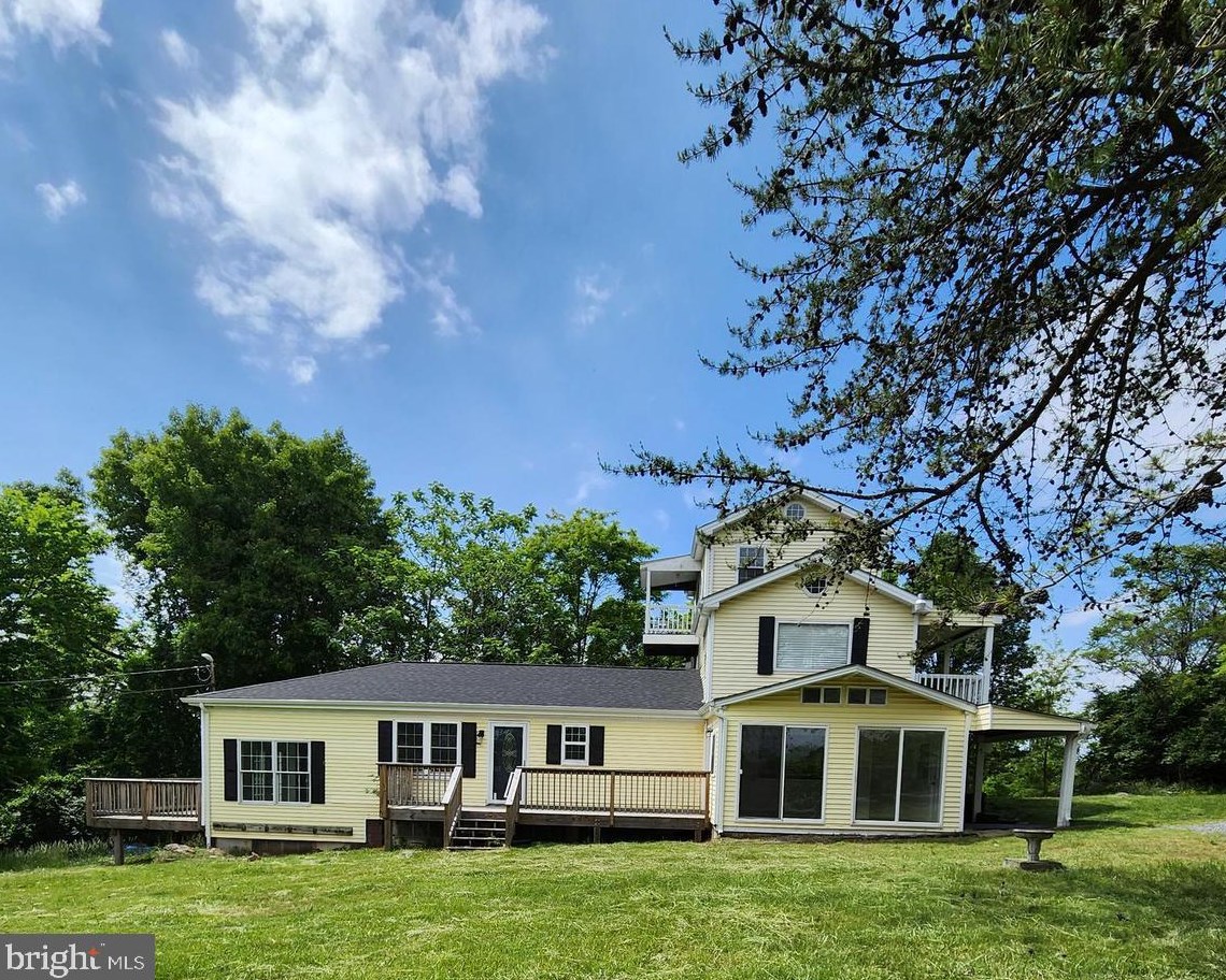 34 King David Dr, Linden VA  22642-6323 exterior