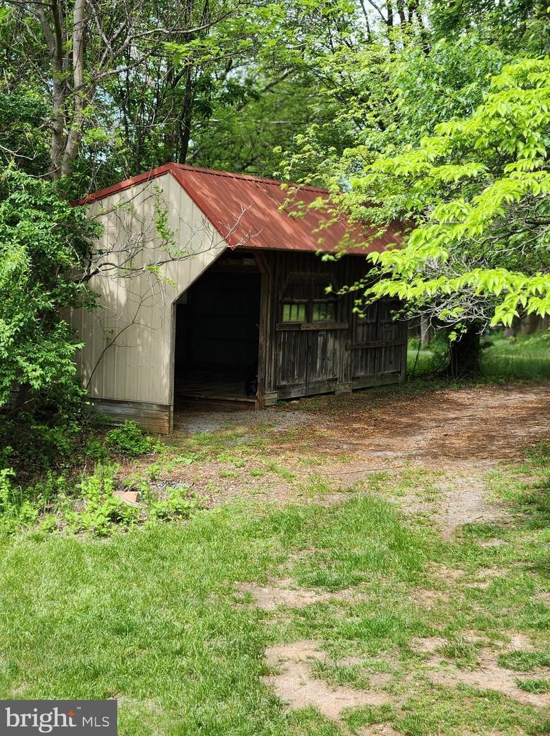 34 King David Dr, Linden VA  22642-6323 exterior