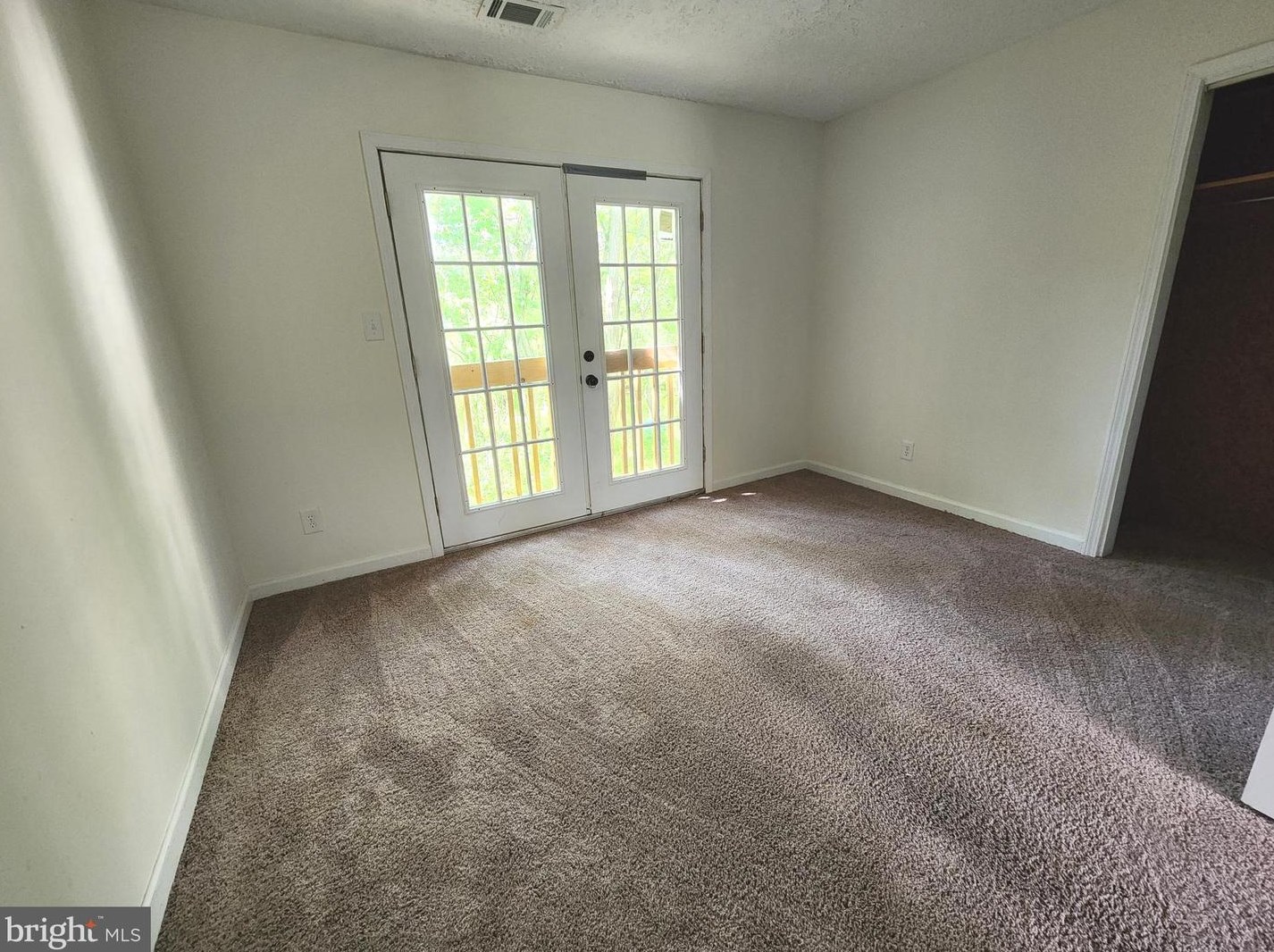 34 King David Dr, Linden VA  22642-6323 exterior