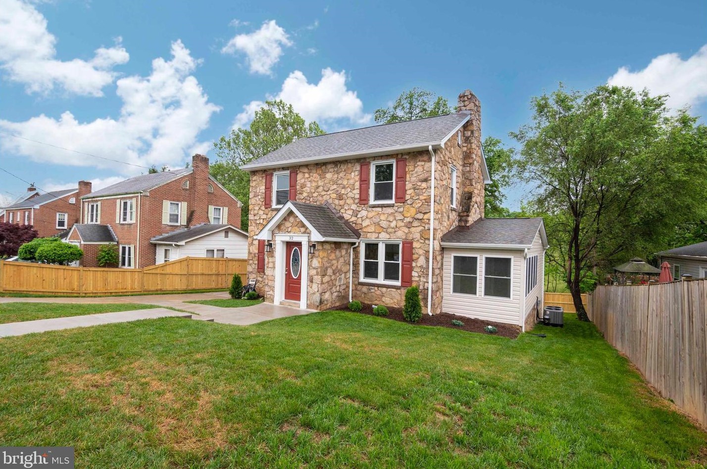 32 11th St, Front Royal, VA 22630-3510