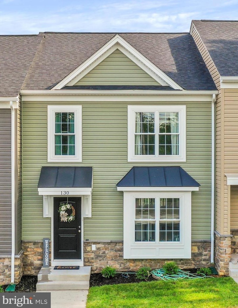 130 9th St, Front Royal, VA 22630-3508