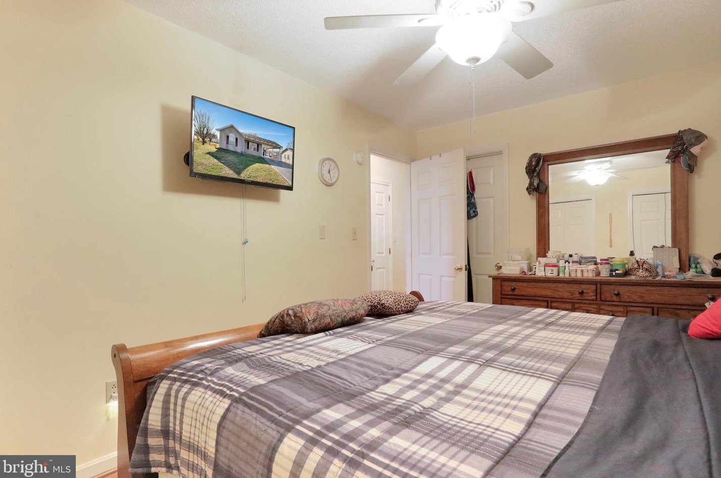 11 Tanglewood Dr, Martinsburg WV 25405-5892 exterior