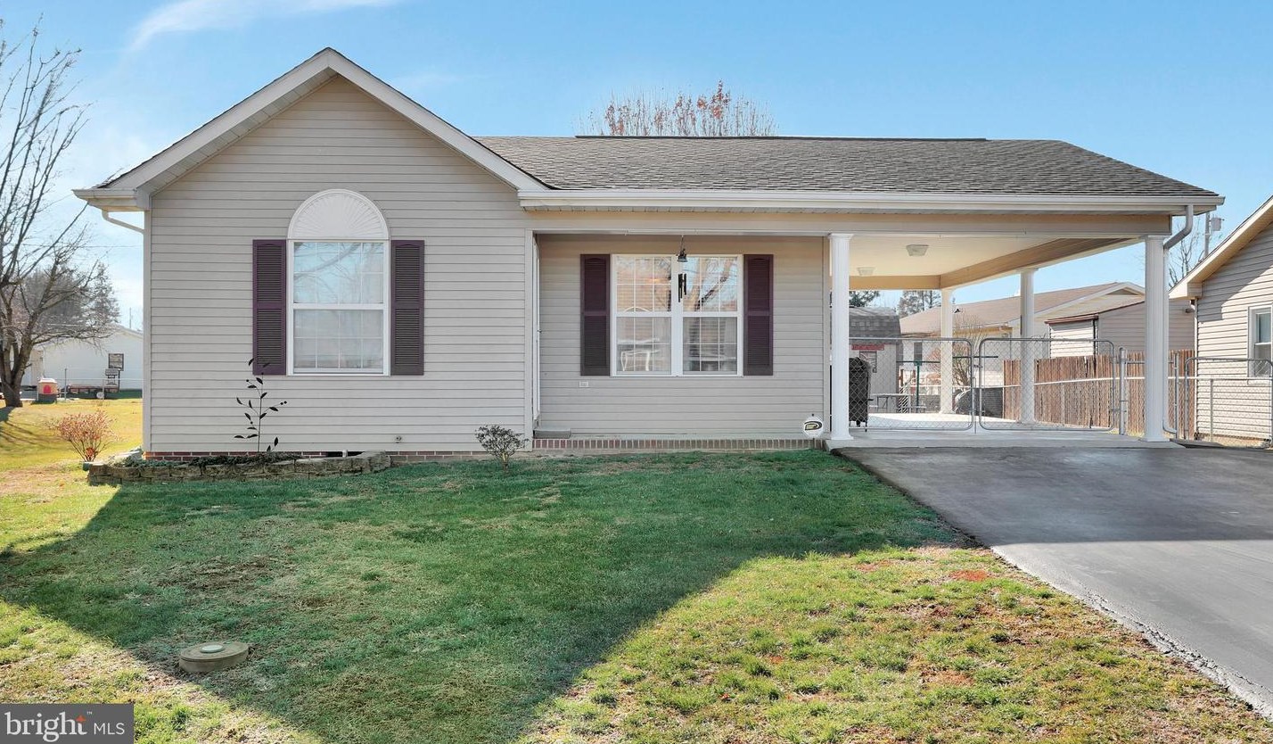 11 Tanglewood Dr, Martinsburg, WV 25405-5893
