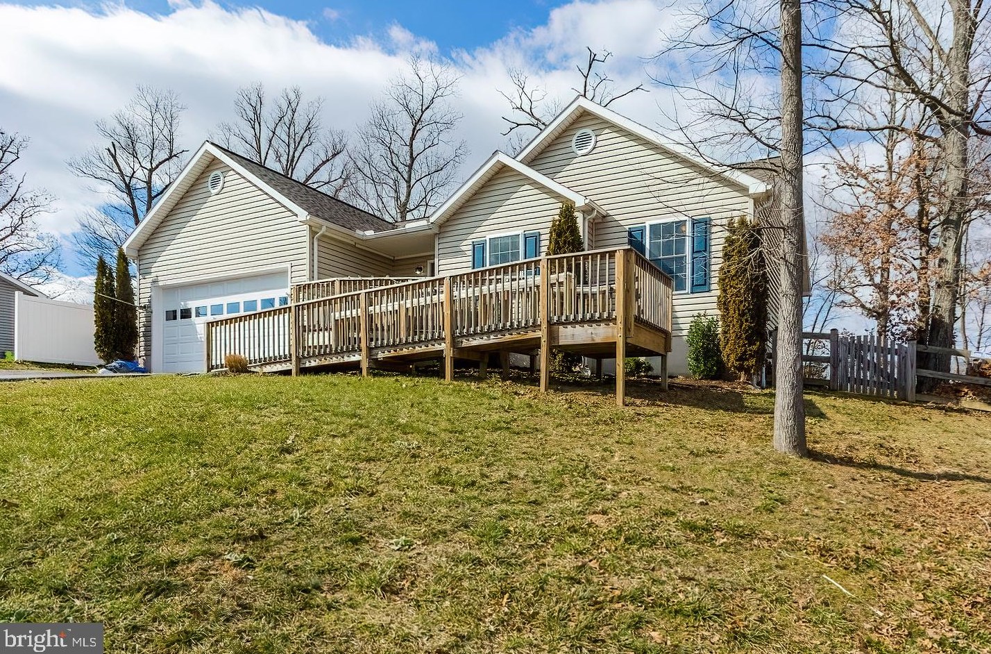 70 Wanda Mae Ct, Inwood, WV 25428-3934