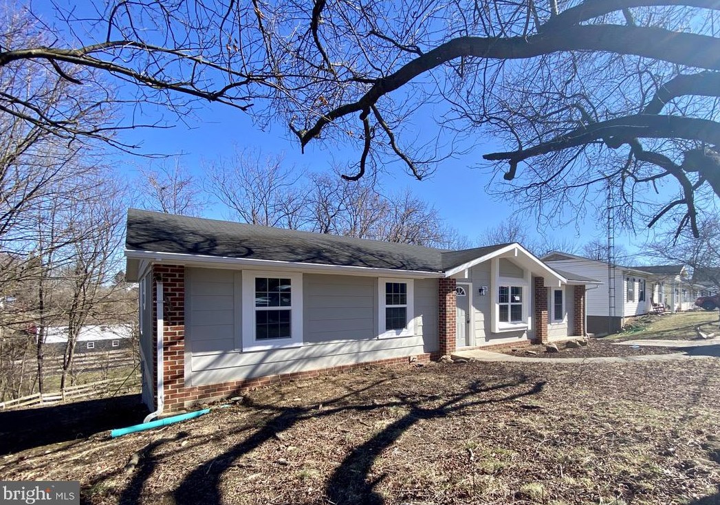 70 Joy Ct, Martinsburg, WV 25401-0055