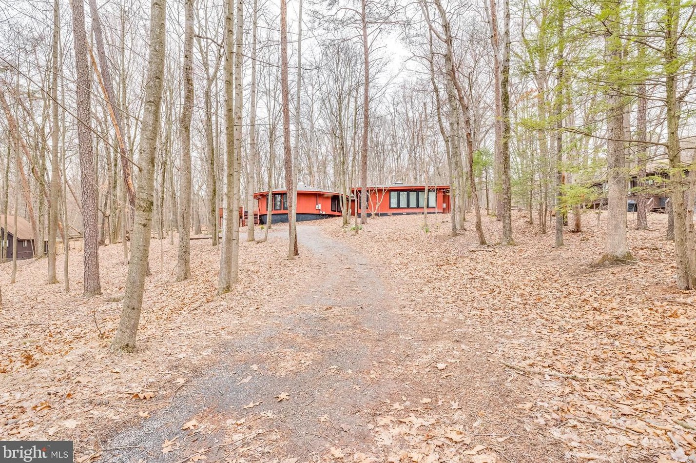 863 The Woods Rd, Hedgesville, WV 25427