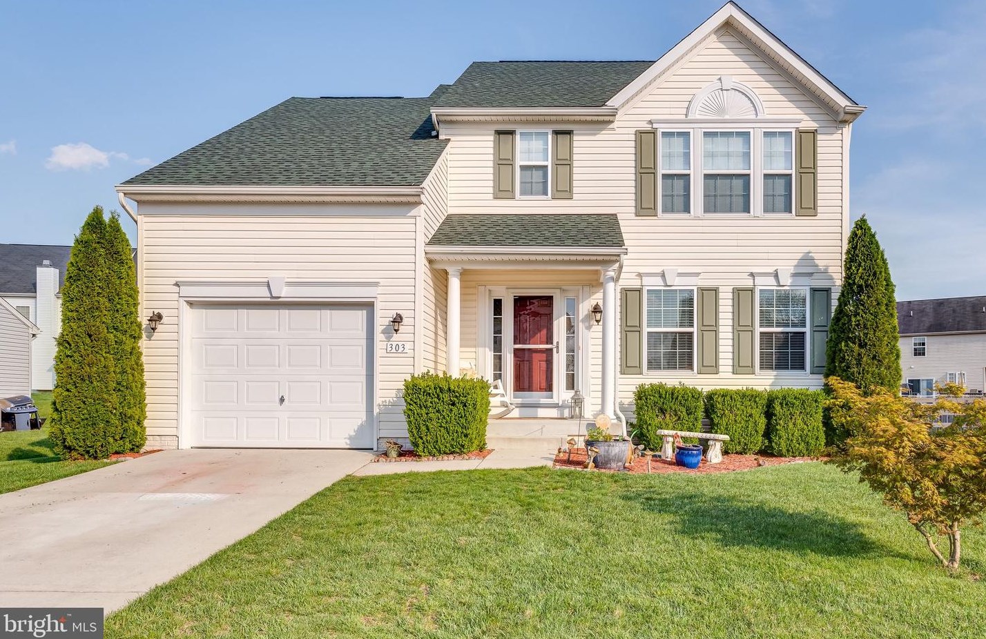 303 Brandenburg Dr, Falling Waters, WV 25419