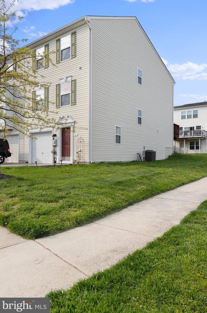 8 Witherspoon Ct, Falling Waters, WV 25419