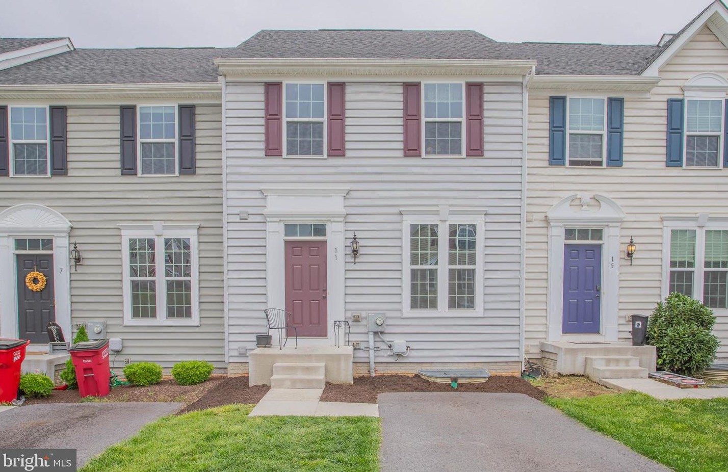 11 Ontario Dr, Falling Waters, WV 25419