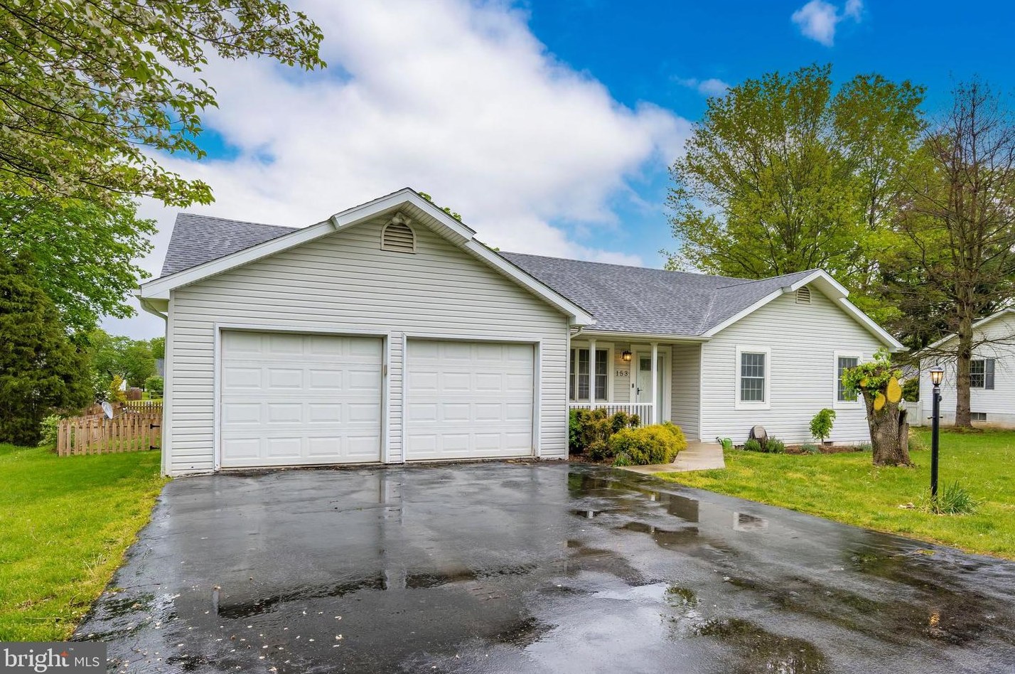 153 Dartmouth Ln, Falling Waters, WV 25419