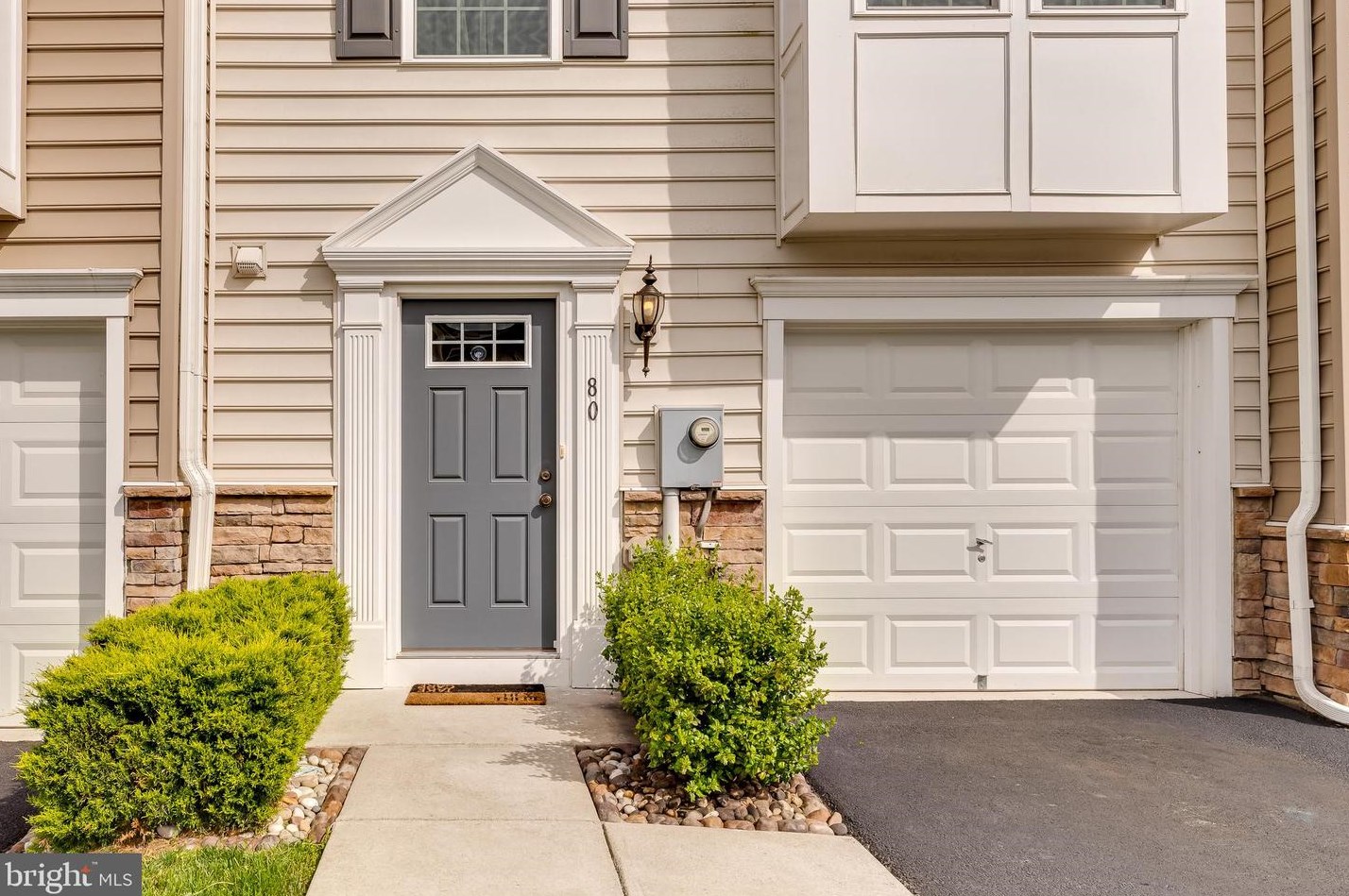 80 Norwood Dr, Falling Waters, WV 25419