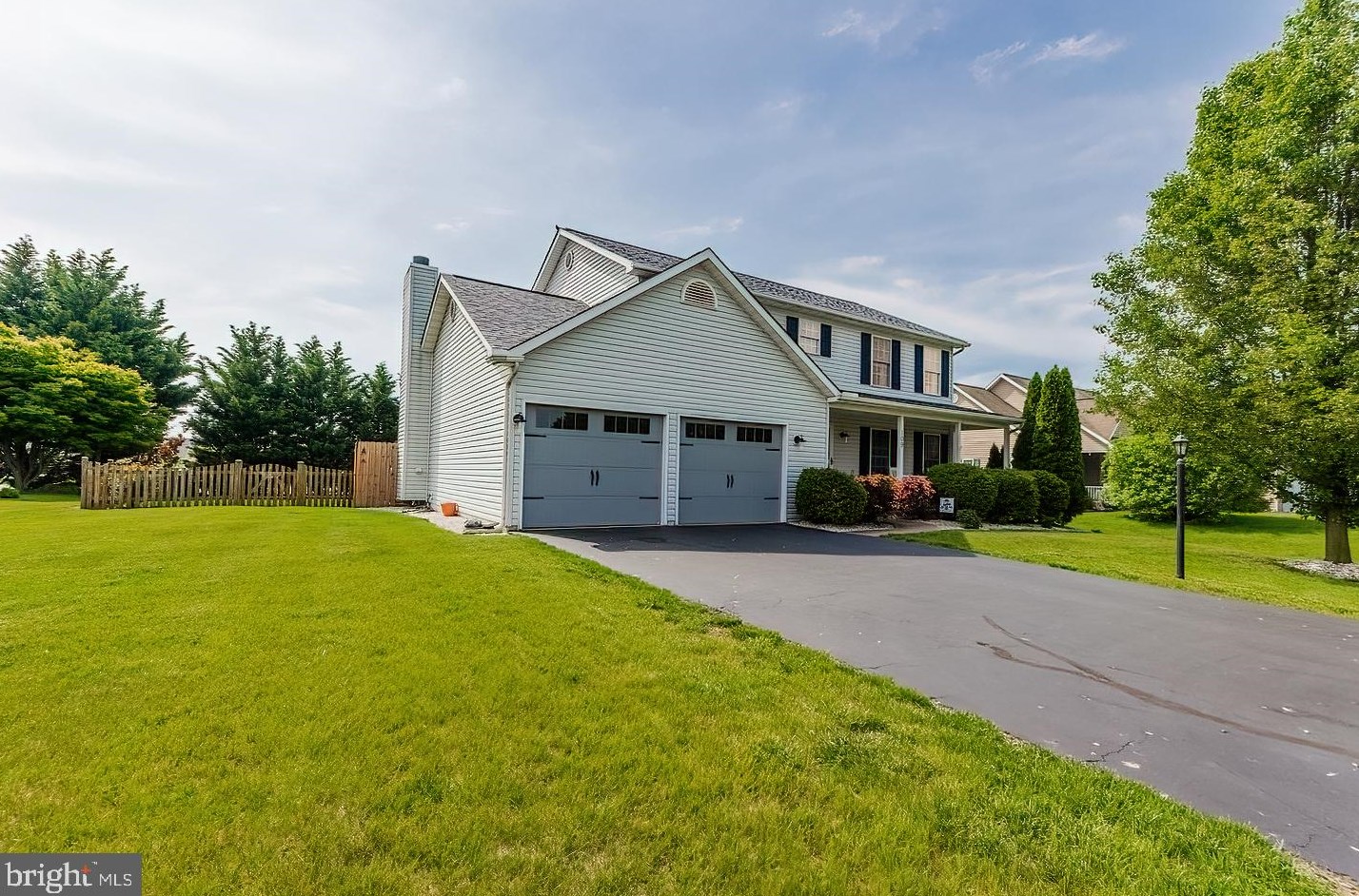 109 Oberlin, Falling Waters, WV 25419