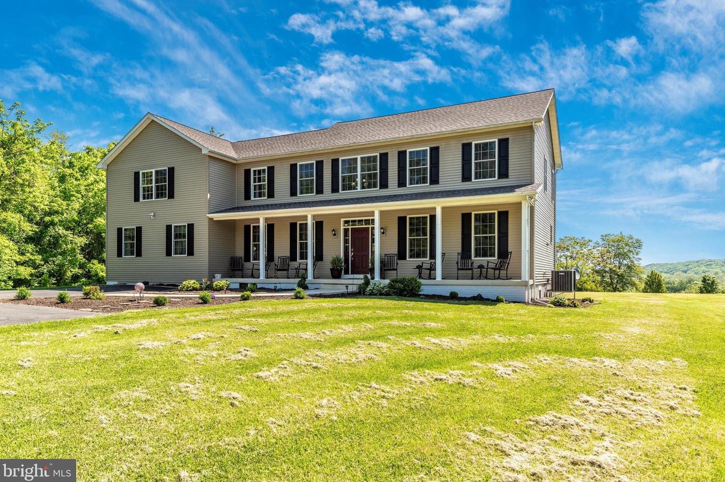 367 Cunningham Dr, Falling Waters, WV 25419