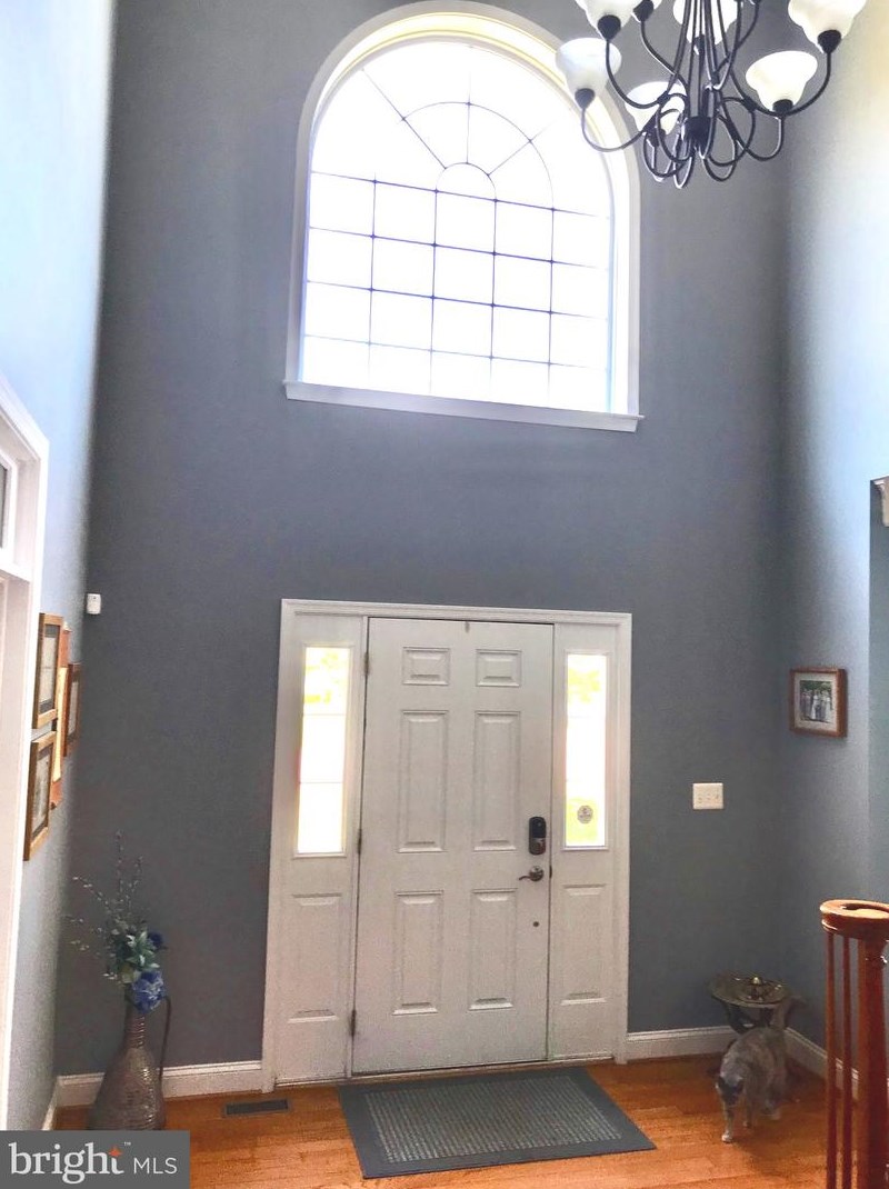 83 Lackawanna Ln, Falling Waters, WV 25419