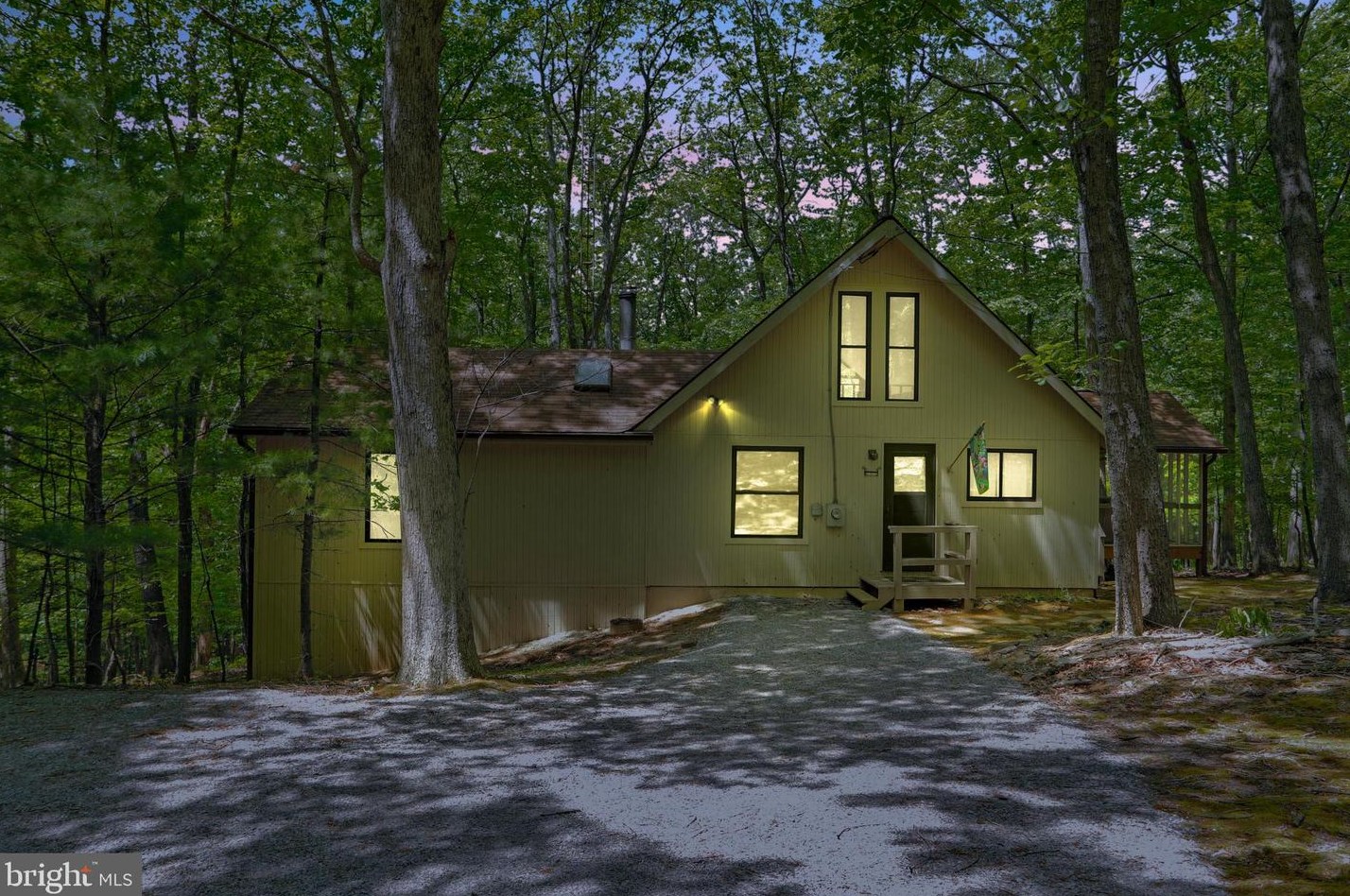 341 Ruffed Grouse Ln, Hedgesville, WV 25427
