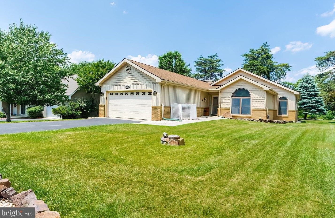 136 The Woods Rd, Hedgesville, WV 25427