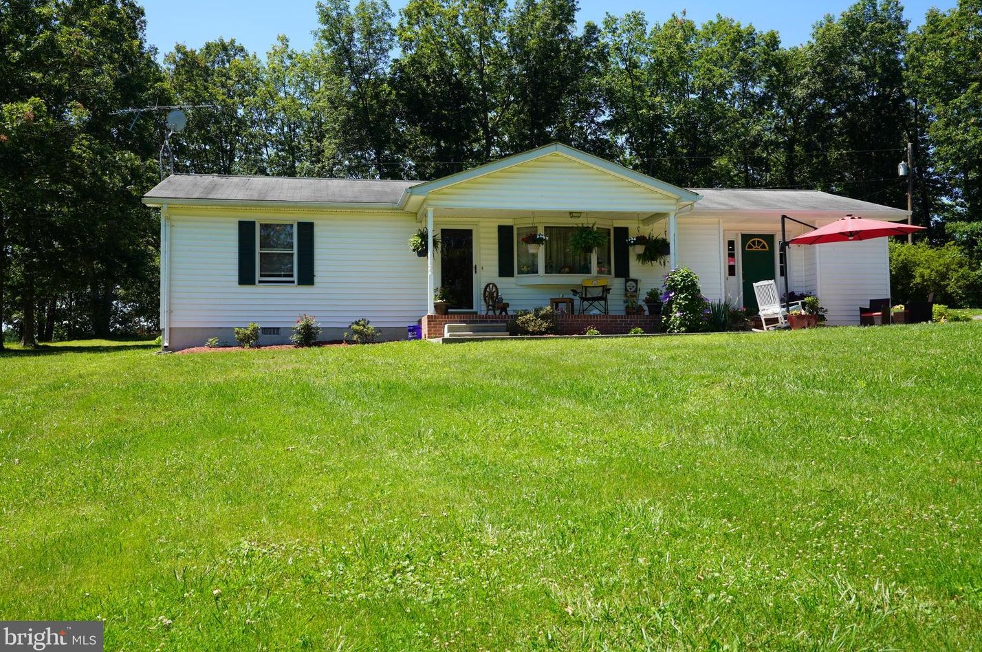 1624 Sawmill Rd, Hedgesville, WV 25427