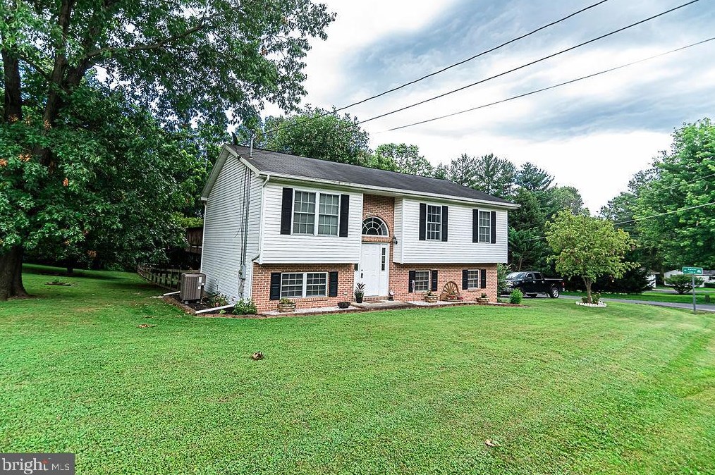 11 Spirit, Falling Waters, WV 25419