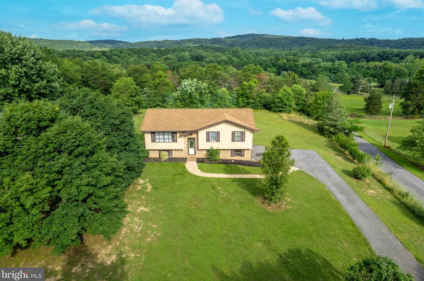 194 Wishbone Cir, Hedgesville, WV 25427