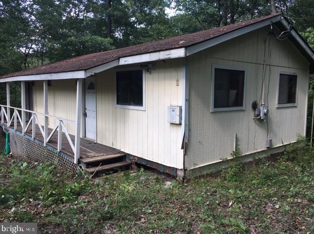 216 Crowfoot Ln, Gerrardstown, WV 25420