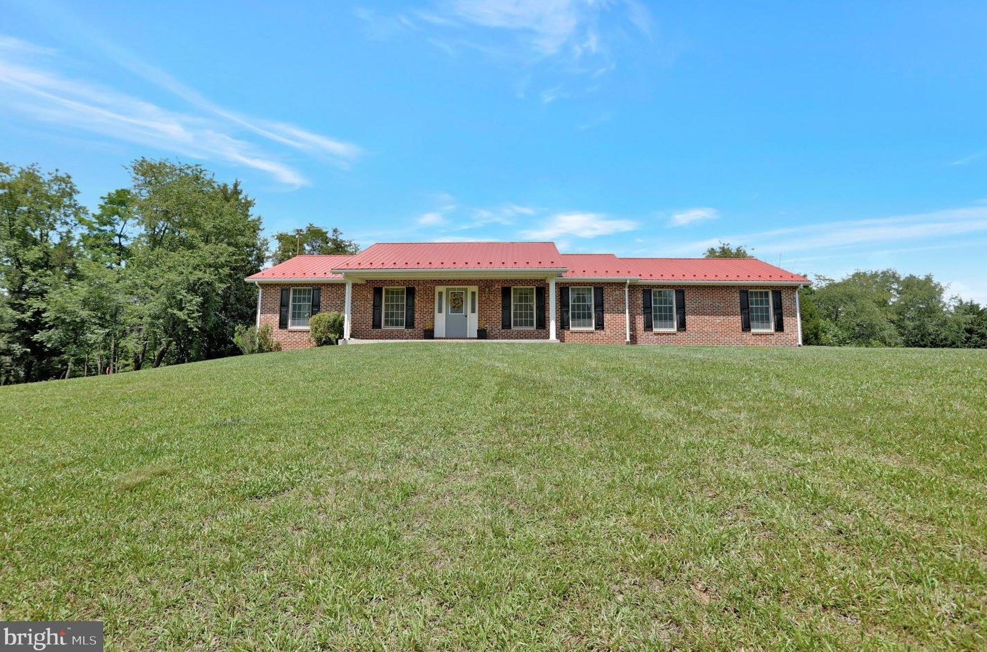 189 Jeanna Ln, Falling Waters, WV 25419
