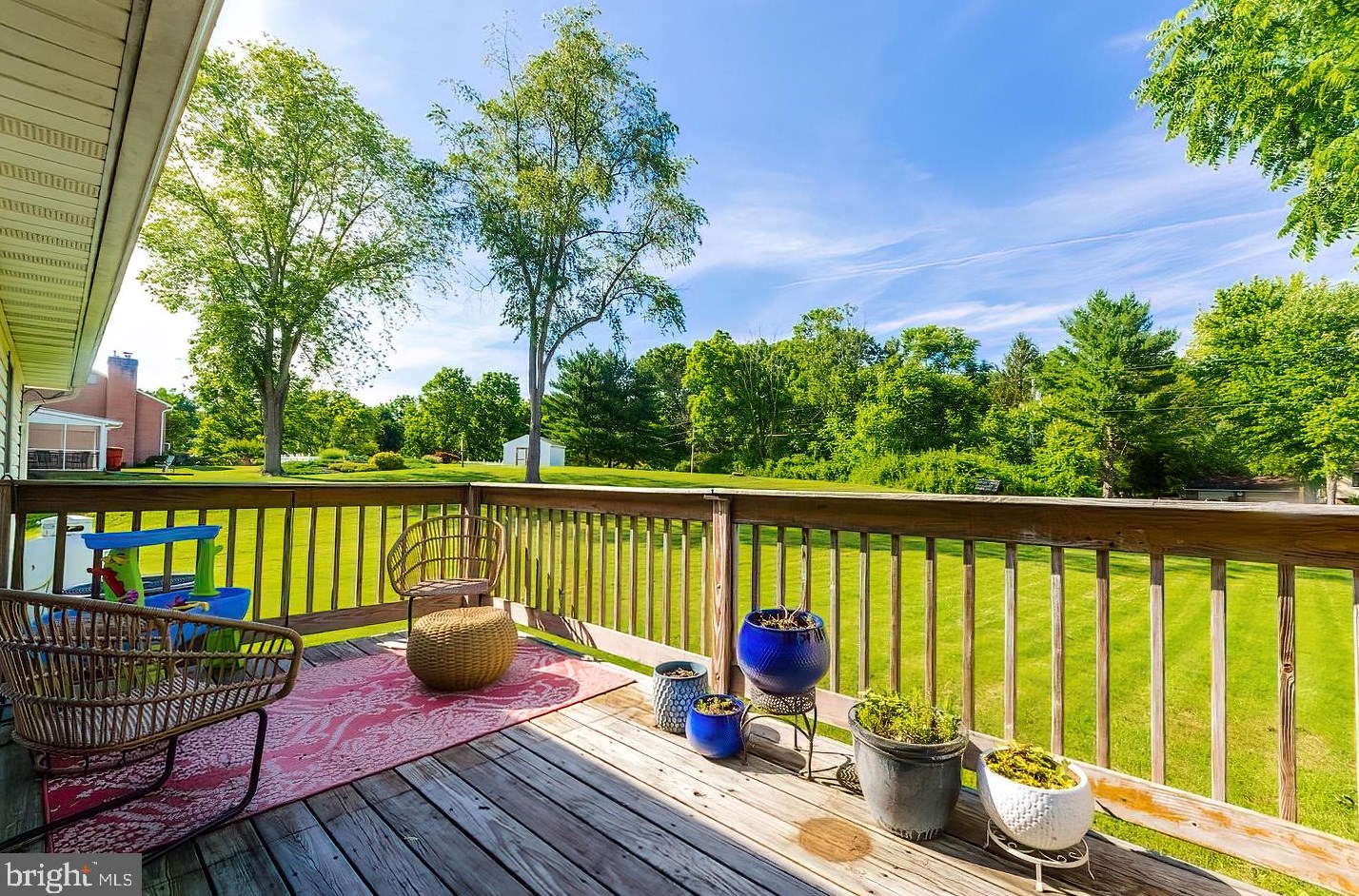 1371 Grade Rd, Falling Waters, WV 25419