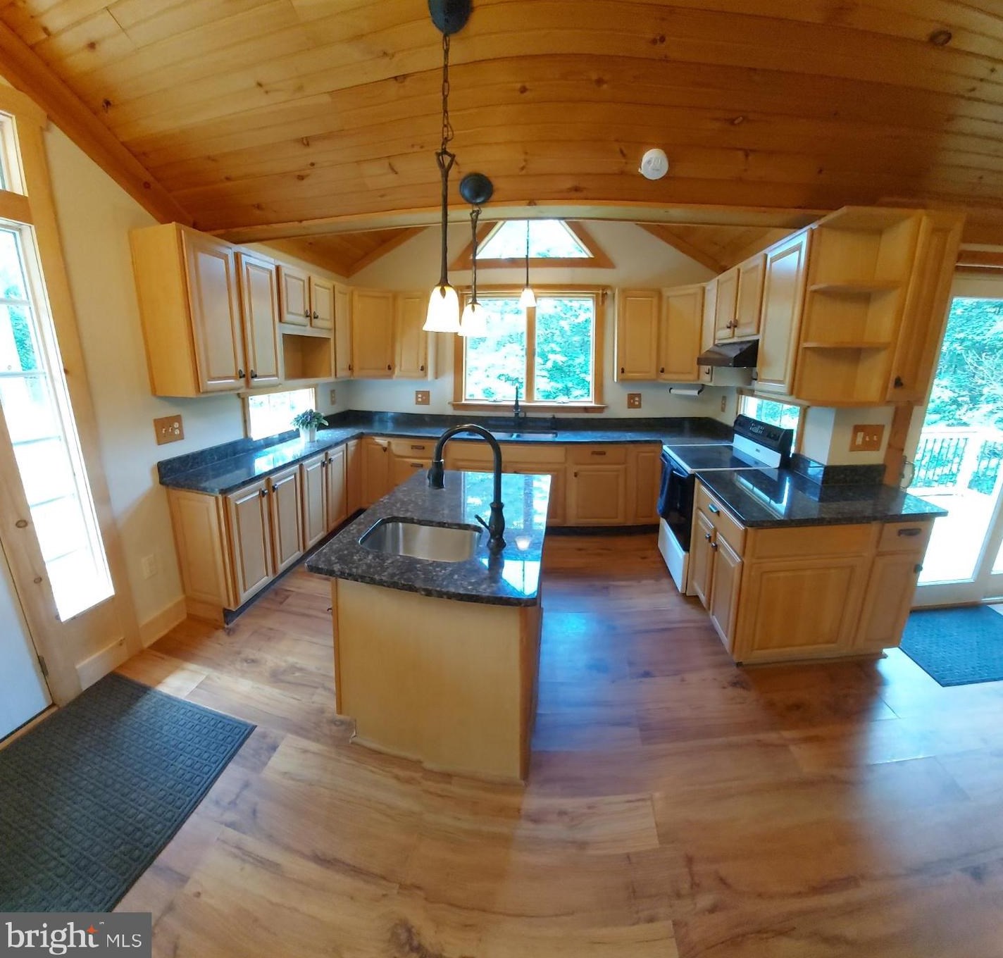356 Village Dr, Hedgesville, WV 25427