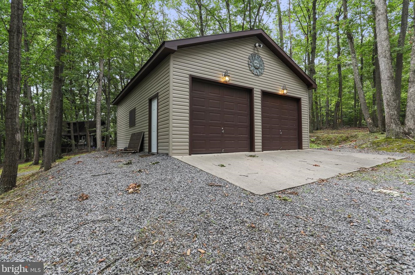 355 Ruffed Grouse Ln, Hedgesville, WV 25427