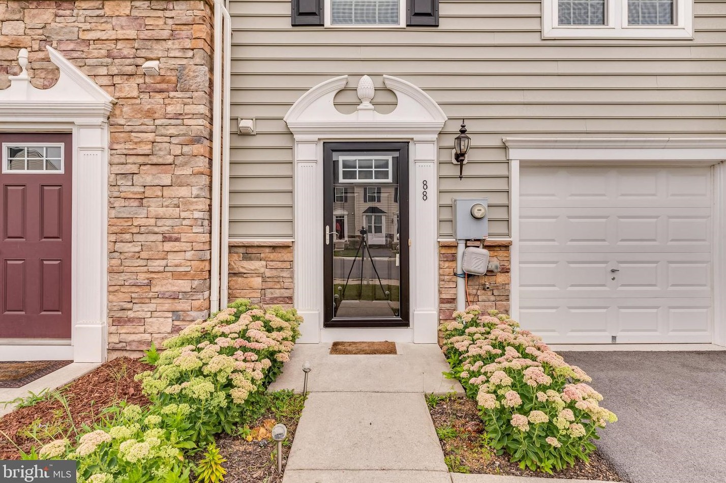 88 Norwood Dr, Falling Waters, WV 25419