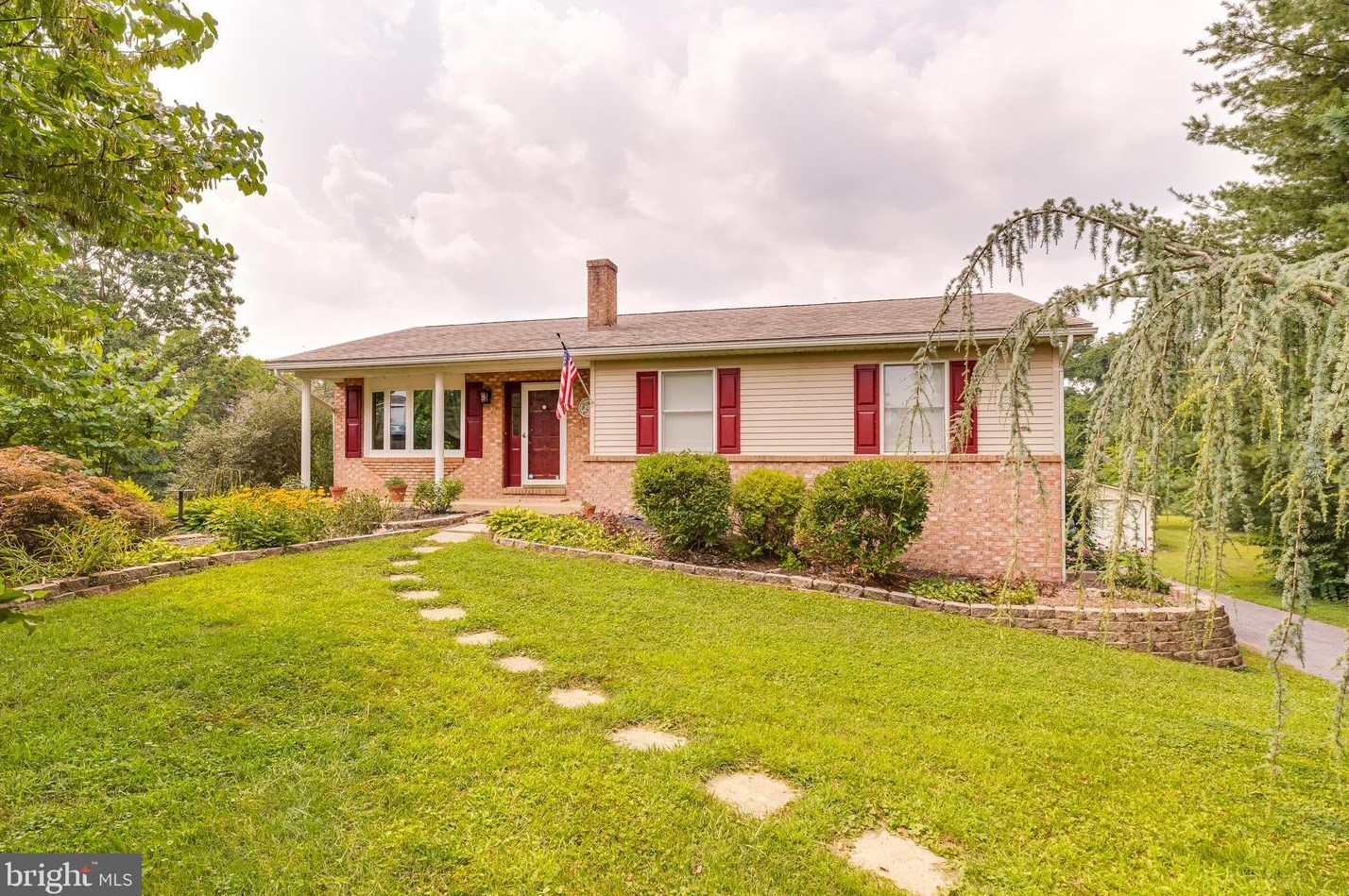 287 Tenderheart, Falling Waters, WV 25419