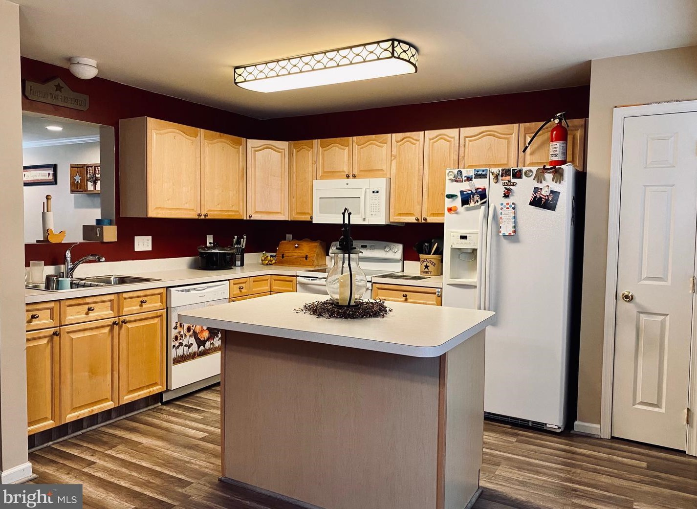 51 Dunmore Ct, Falling Waters, WV 25419